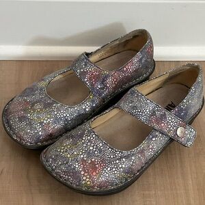 Alegria Paloma Bubbles Mary Jane Clogs Silver Size 6 - 6.5 US  36 EU